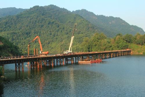 湖南兴义钢栈桥租赁浅谈钢板桩施工中遇到的问题